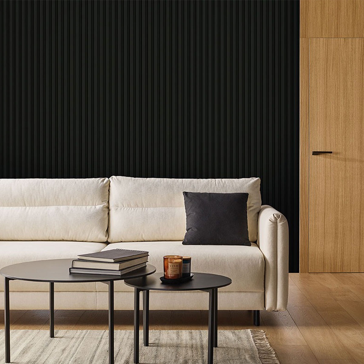 Interior con revestimiento Panel Linerio M-Plus Line Black 265x12,2x2,10