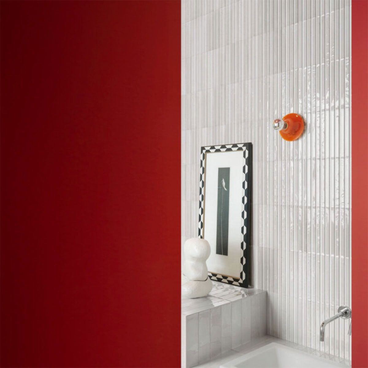 Interior con revestimiento Lume Off White Struttura 3D Rake Lux 6x24