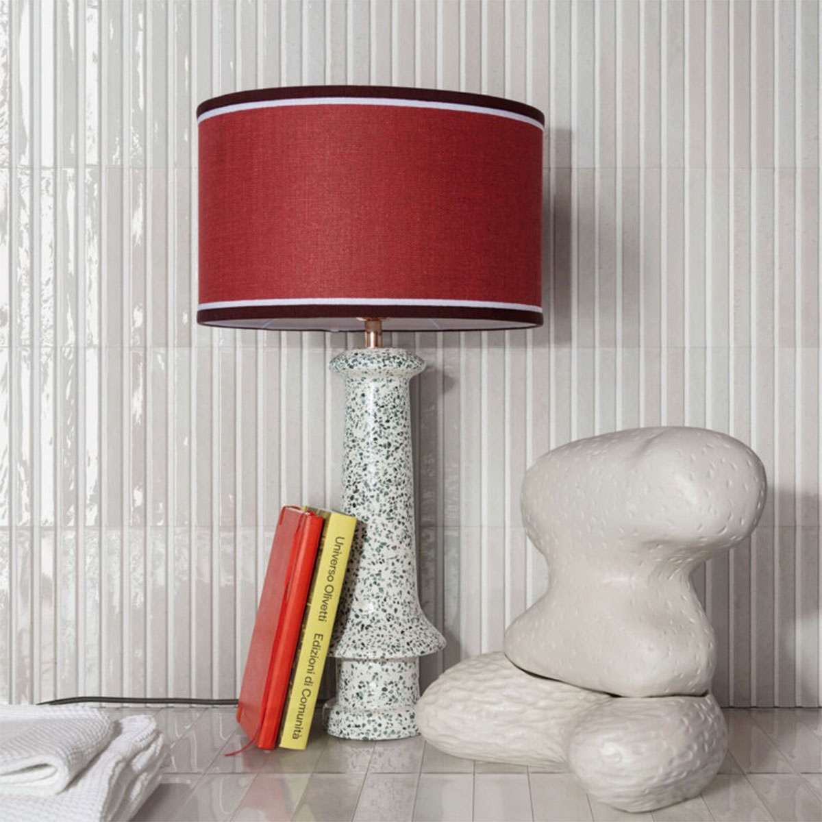 Interior with Lume White Struttura 3D Rake Lux 6x24 coating