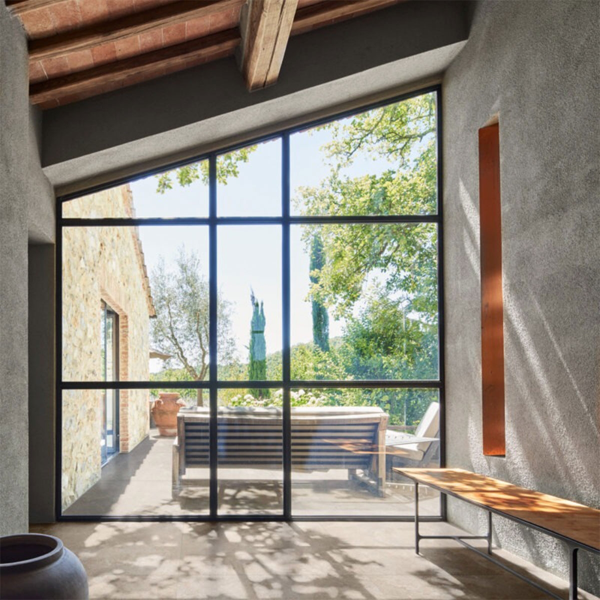 Interior con pavimento Mystone Pietra Ligure Beige 60x120