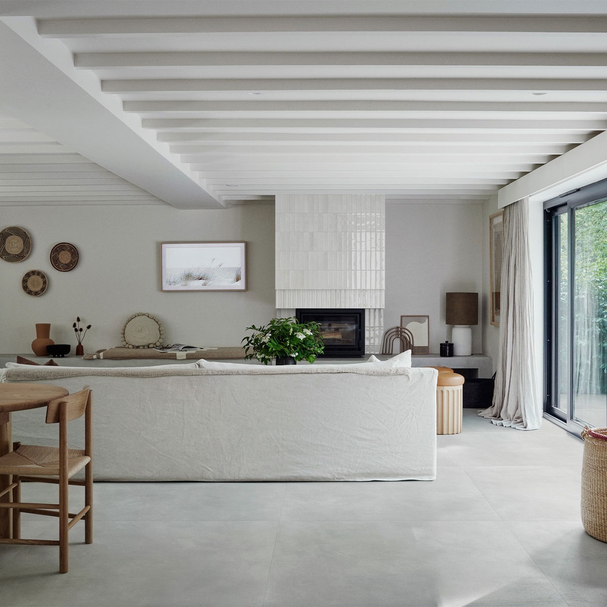 Innenraum mit Slow Cold Chrome-Boden 120x120