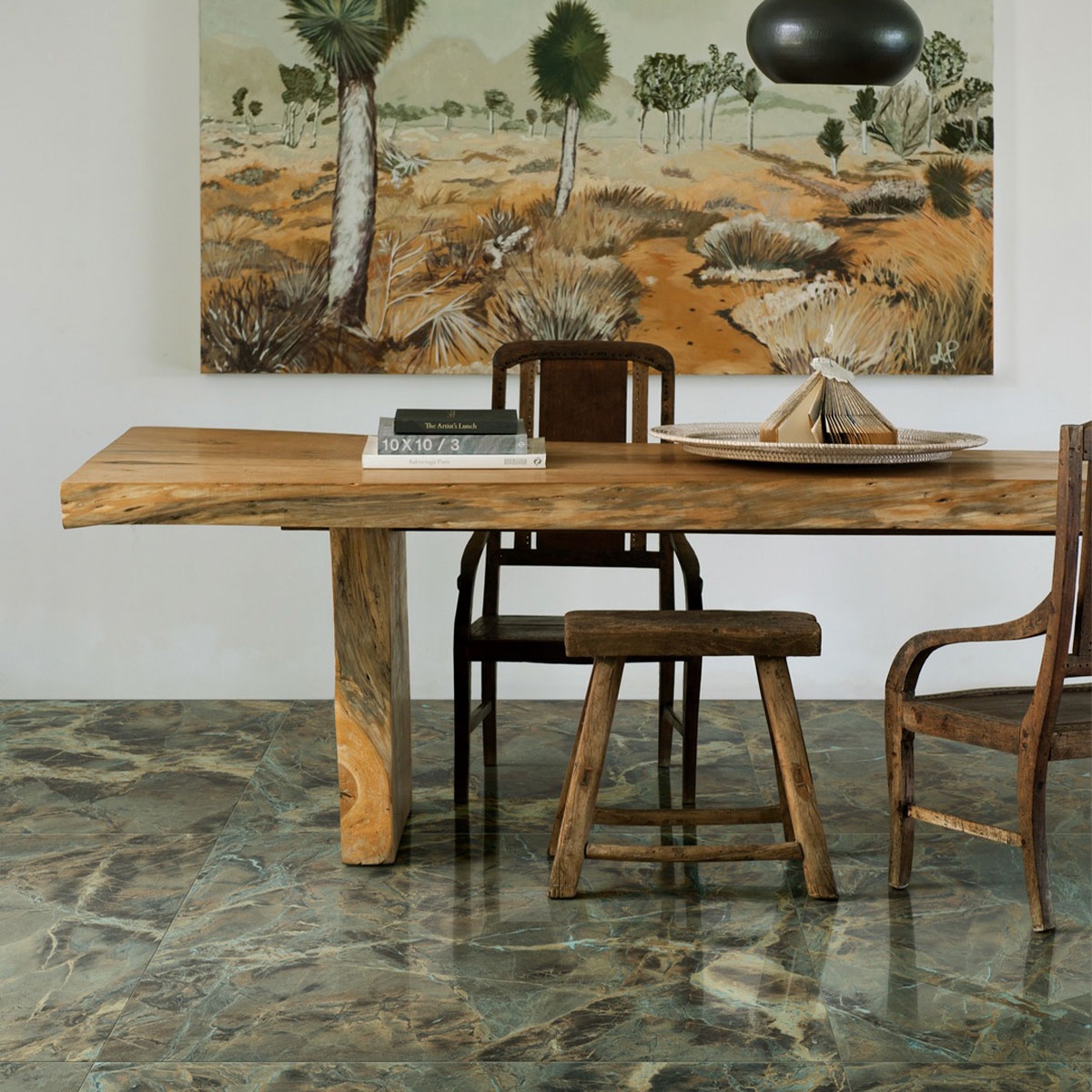 Interior con pavimento Grande Marble Look Verde Borgogna Lux 120x120