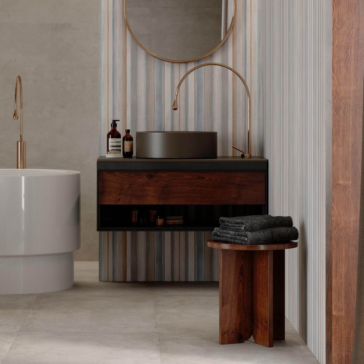 Baño con Revestimiento Plaza Grey Decoro Wallace 30x90