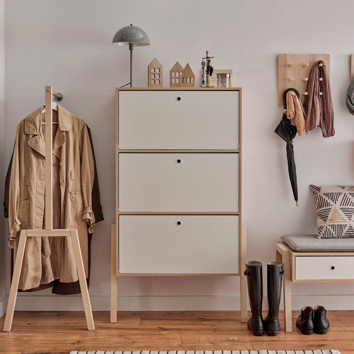 Ambiente con Zócalo Espumo 80 White 240x8 (Precio por pieza)