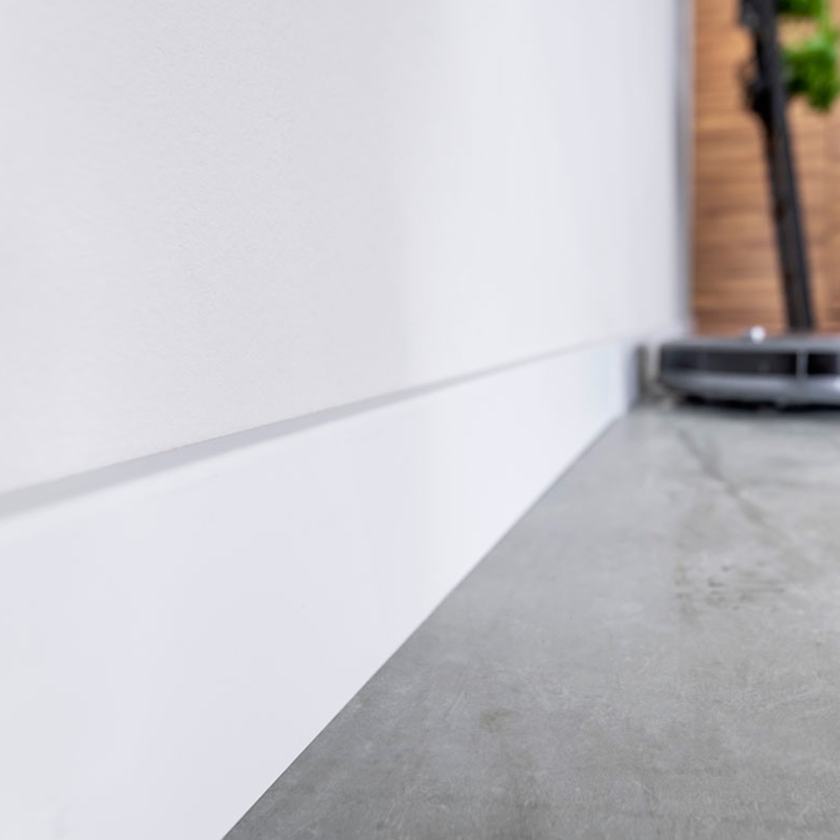 Fertiggestellt mit Foaming Skirting Board 80 Light Grey 240x8