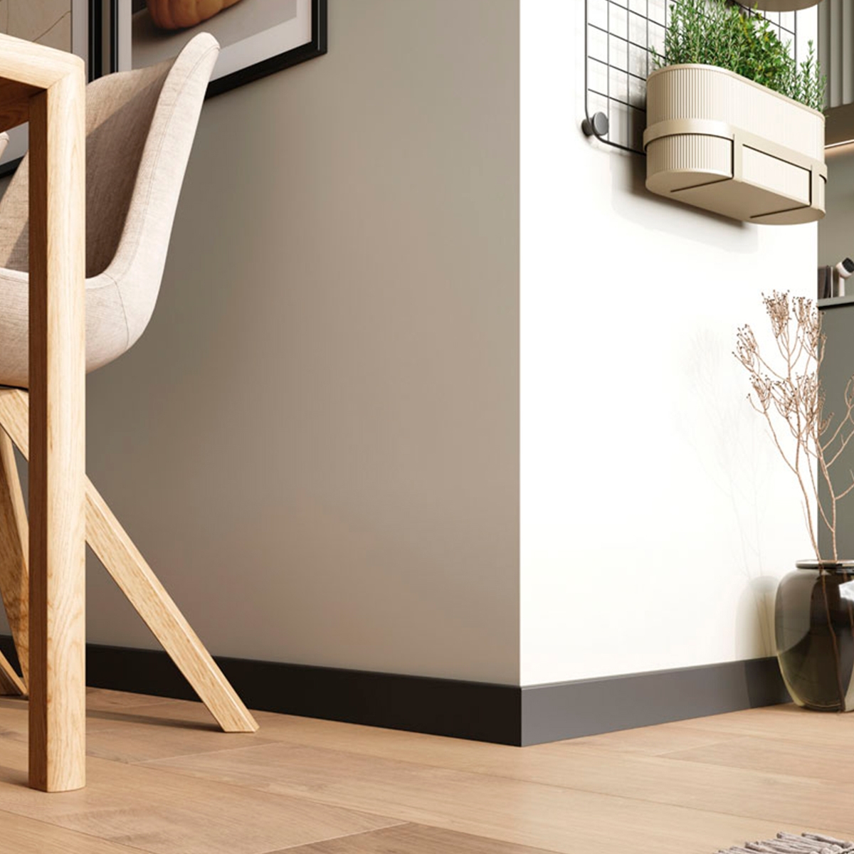 Fertiggestellt mit Sempla 65 Black Skirting Board 240x6,5 (Preis pro Stück)