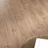 Interior con Pavimento Treverkway Rovere 15x90 (Caja 1,08m2)