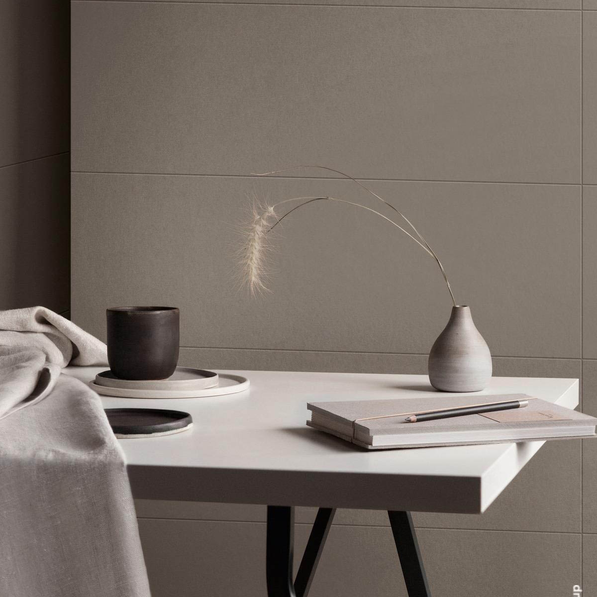 Interior con Revestimiento Colorplay Taupe 30x90