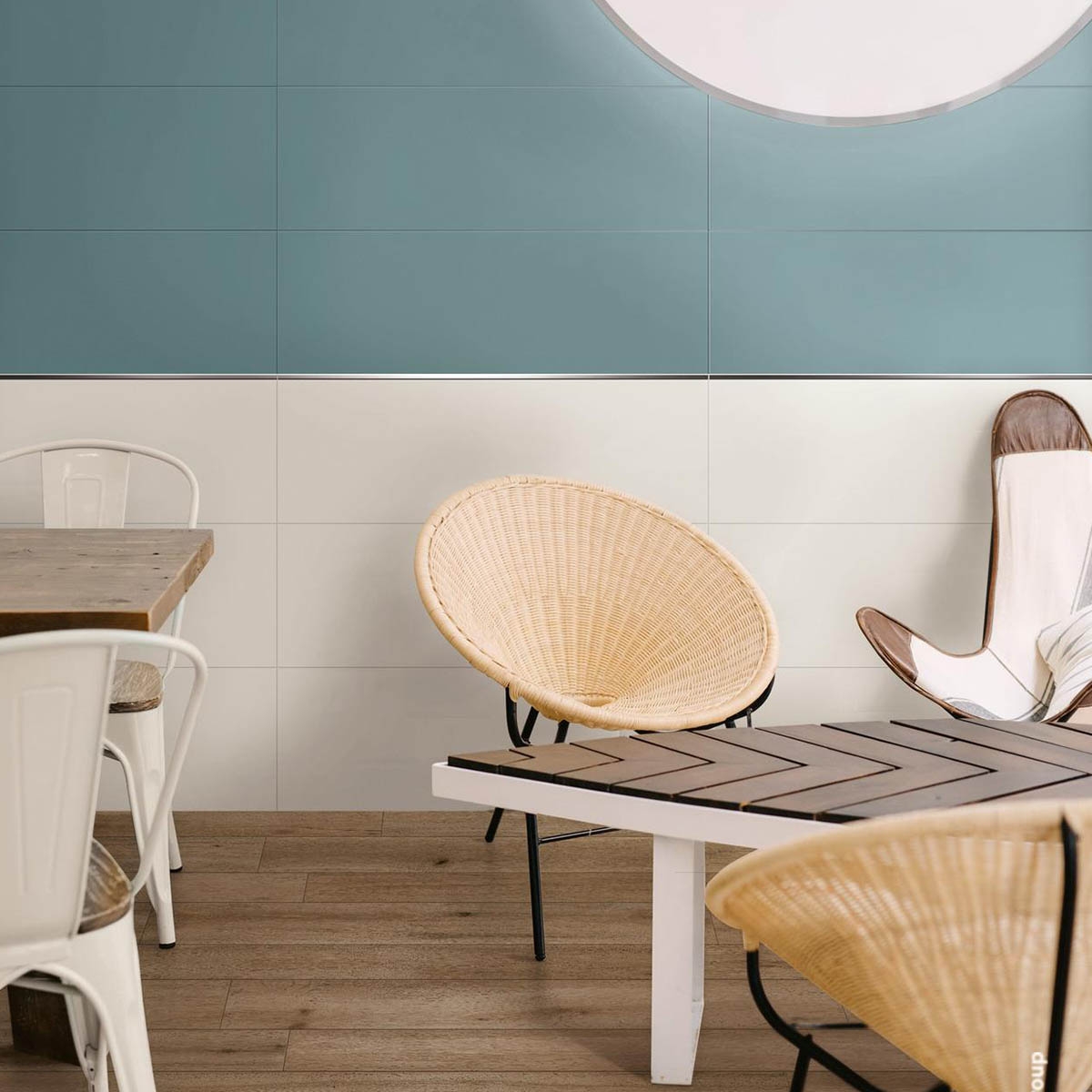 Restaurante con Revestimiento Colorplay Cream 30x90