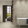 Salle de bain avec revêtement Toscana 8206 Ash Relief 33.3x80