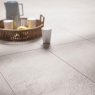 Außenansicht mit Block Grey Strutturato rutschfestem Boden 30x60 (Box 1,08m²) 1