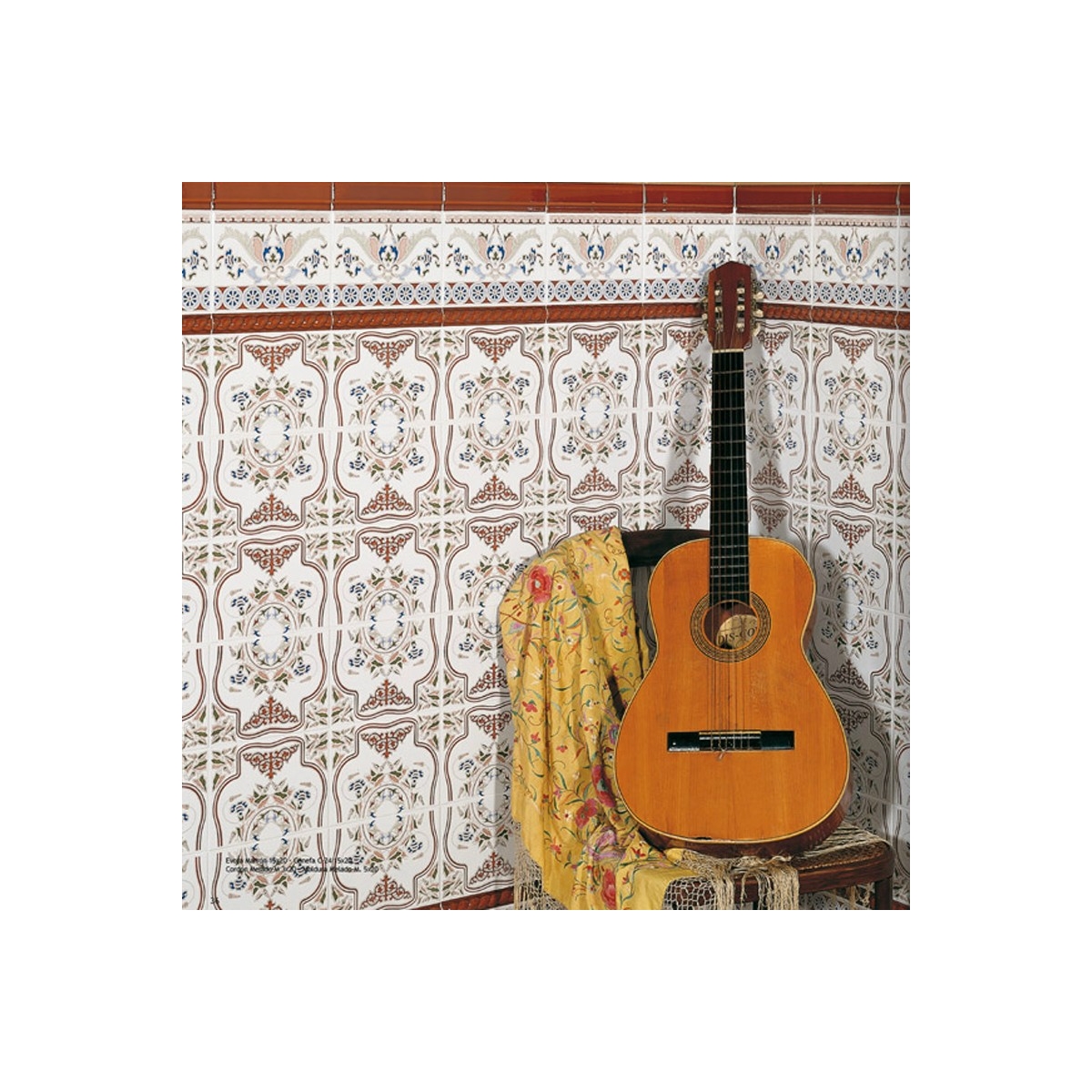 Mainzu Moulure en relief fondu brun