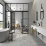 Baño con revestimiento Tanum Thule Ceniza 30x90