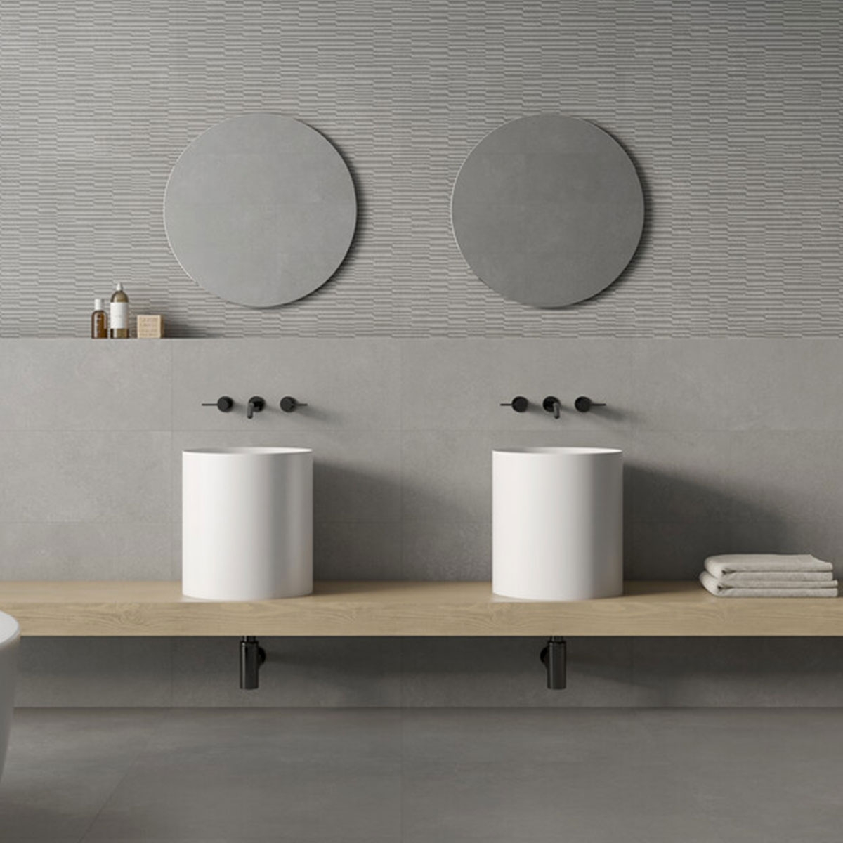 Badezimmer mit Porter Kind Dark 30x75 Verkleidung