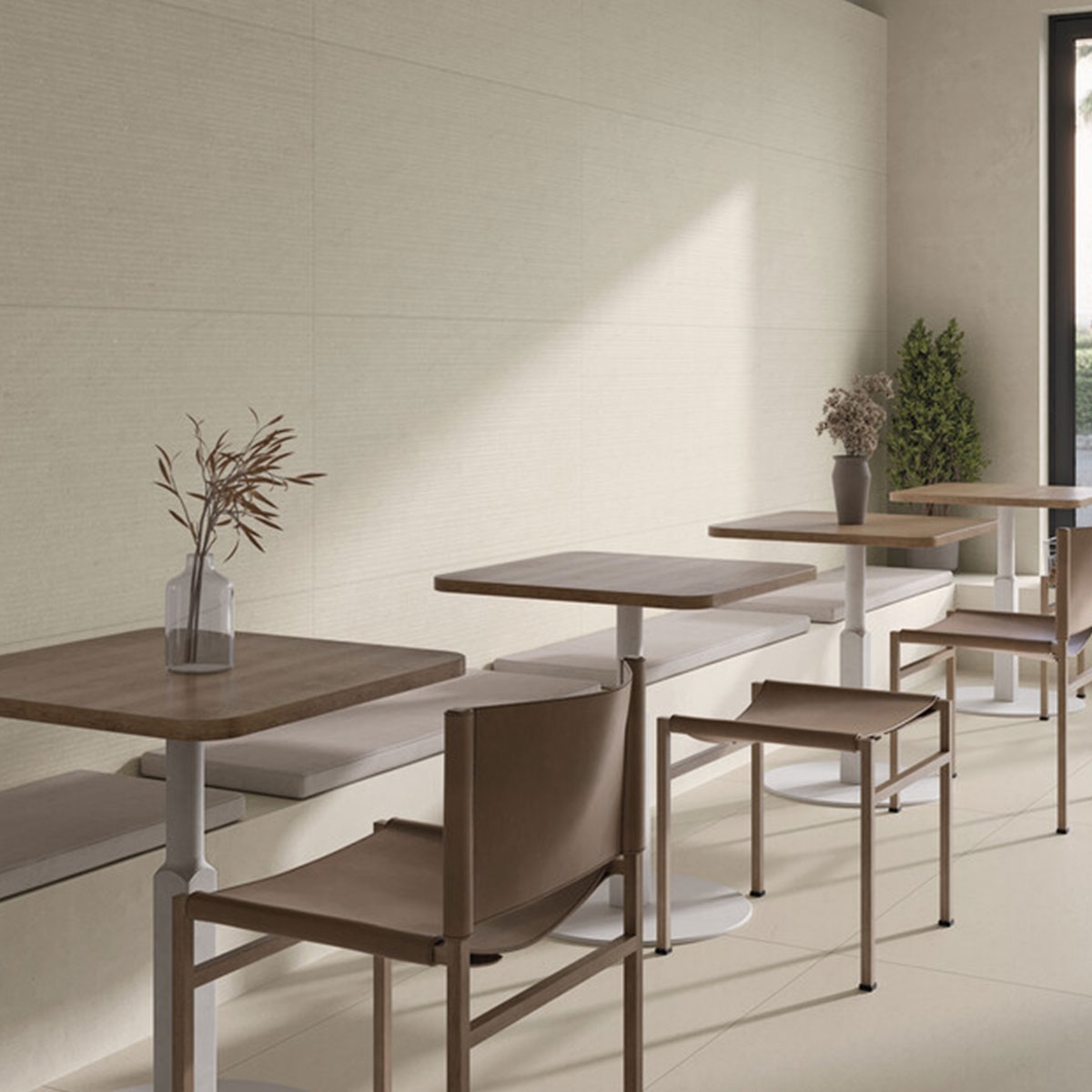 Interior com revestimento Atenea Flow Cream 60x120