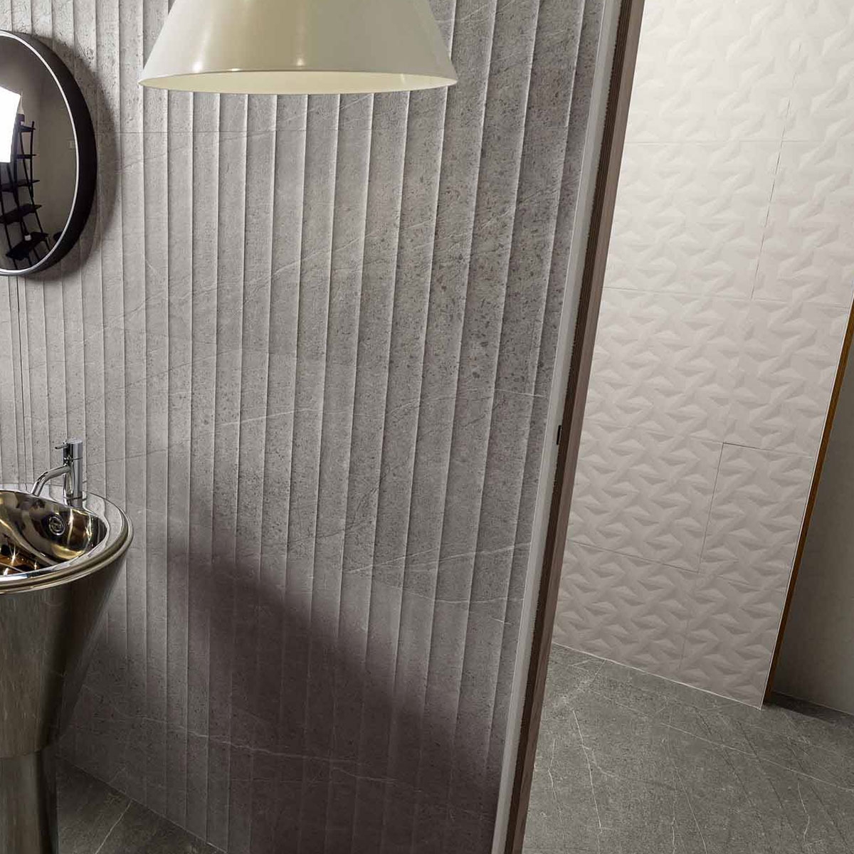 Baño con revestimiento Trevi 1215 Relieve Geo White 40x120