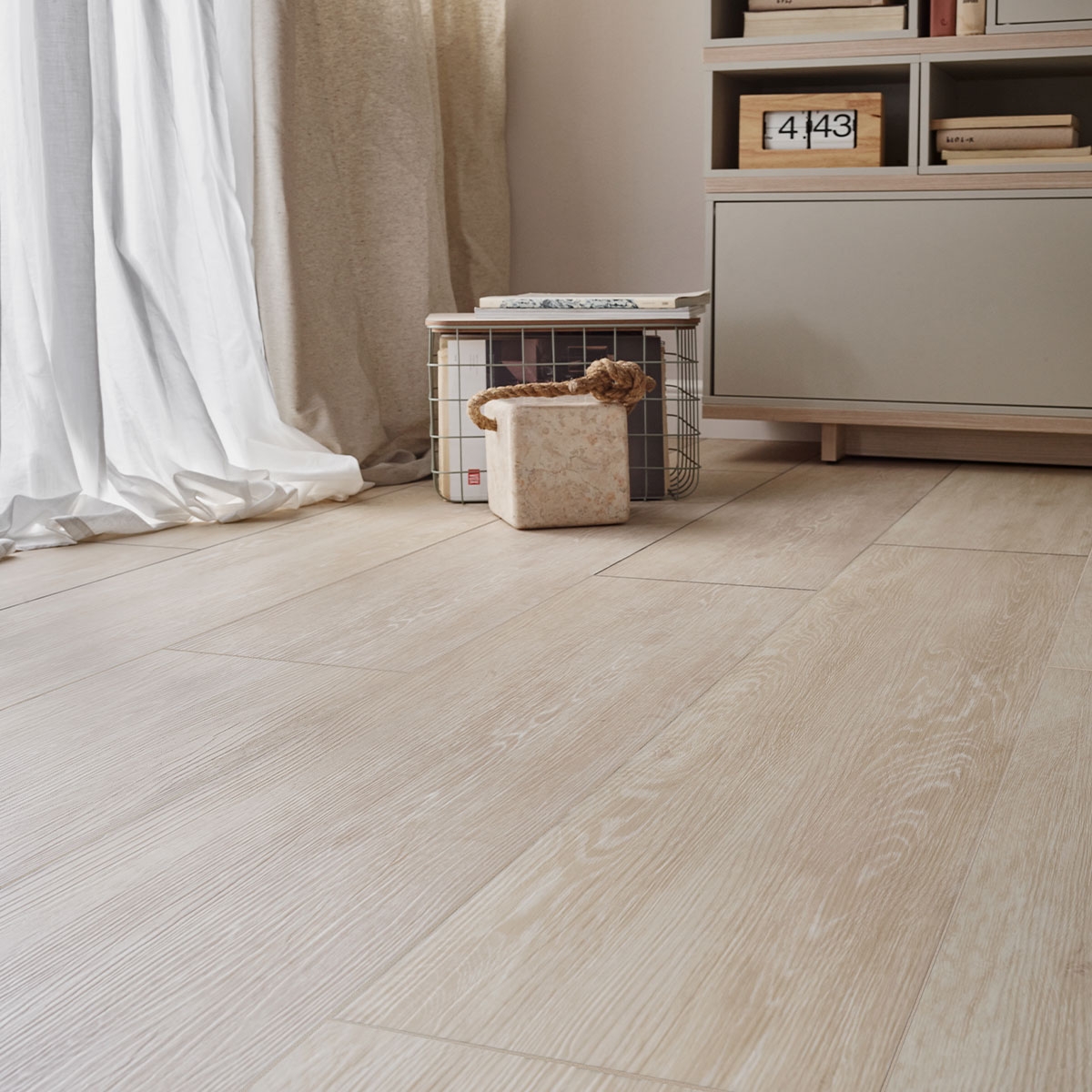 Acabado con Rigio Nikker 122x22.9 (Caja 2.24m2)