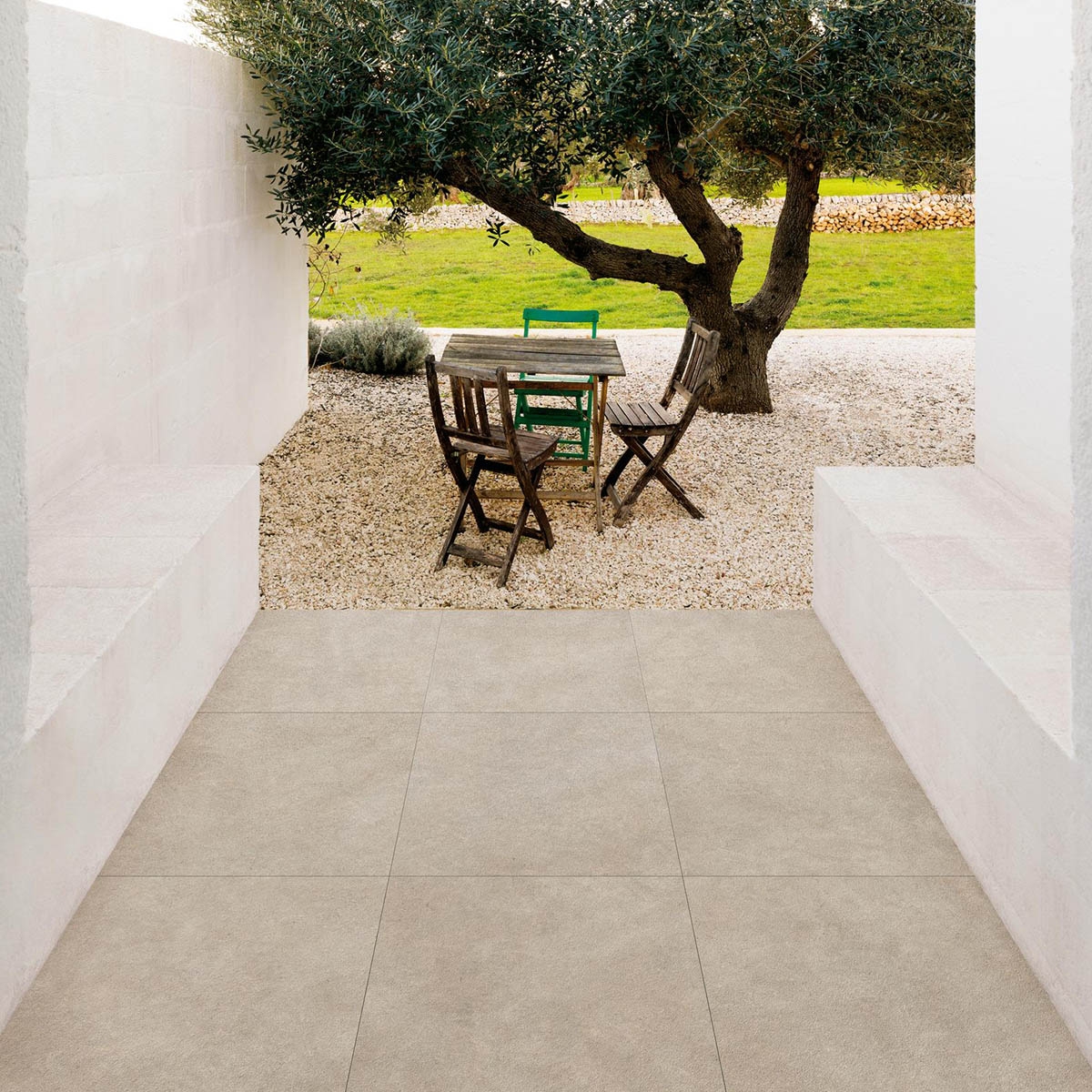 Exterior con Pavimento Terratech Cannella Strutturato Antideslizante 75x75