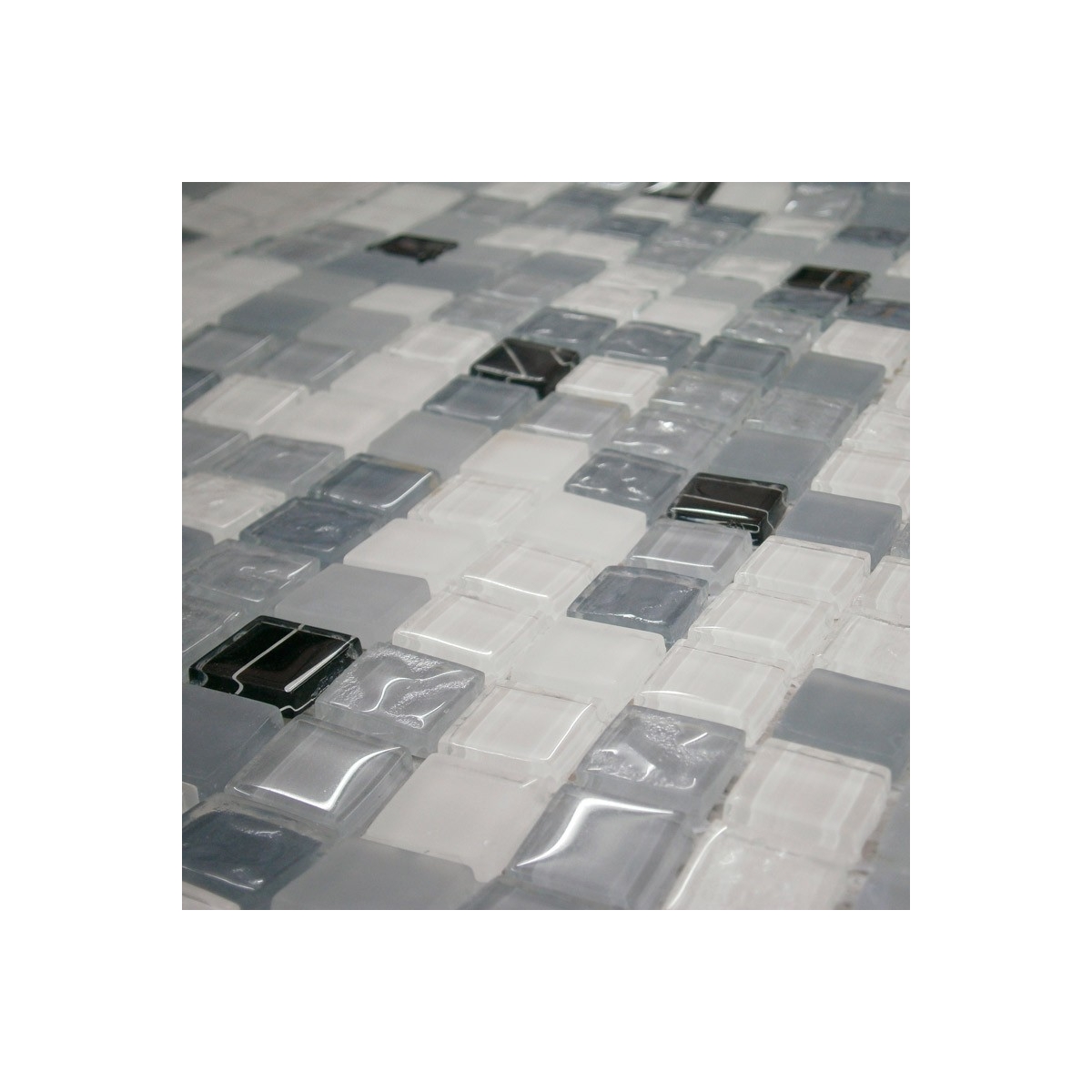 Pavimentos y Revestimientos - Revestimiento con mosaicos de la marca Anjasora