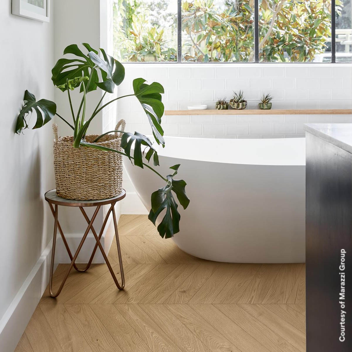 Baño con Pavimento Vero Larice Chevron 11x54