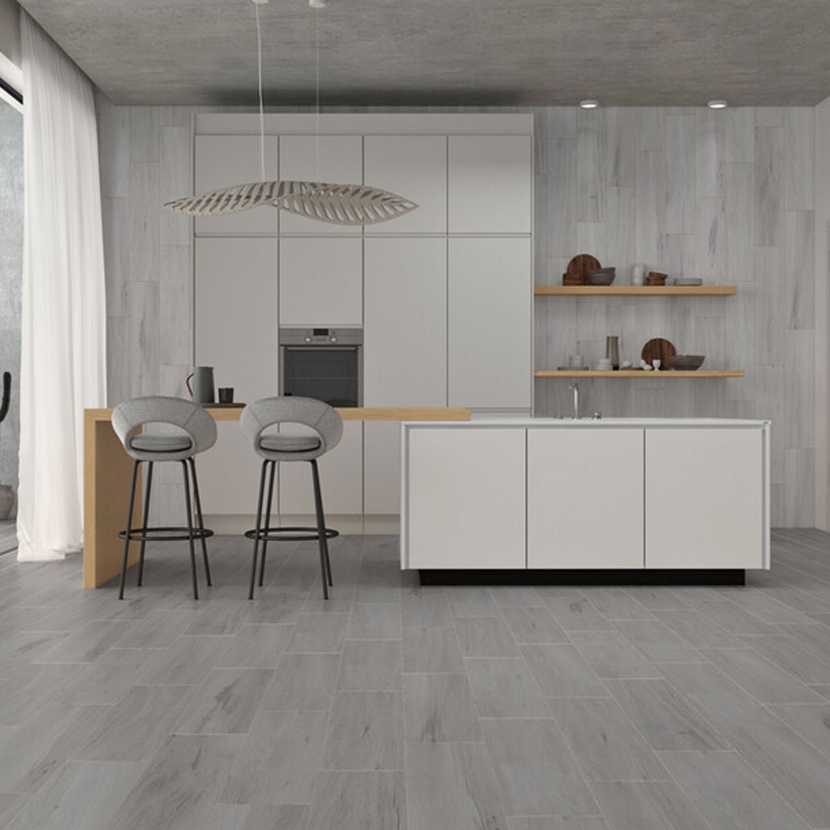 Interior con pavimento y revestimiento Albero Grey 22.5x90