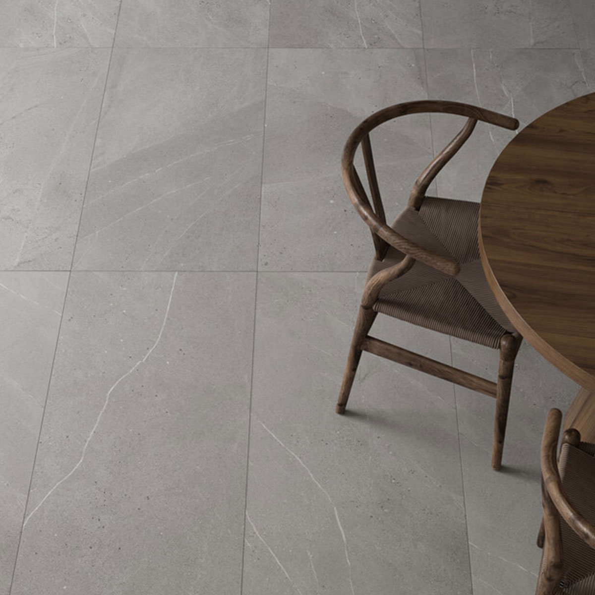 Innenraum mit Alpi Grigio rutschfestem Boden 60x120 (Box 1,44m²)