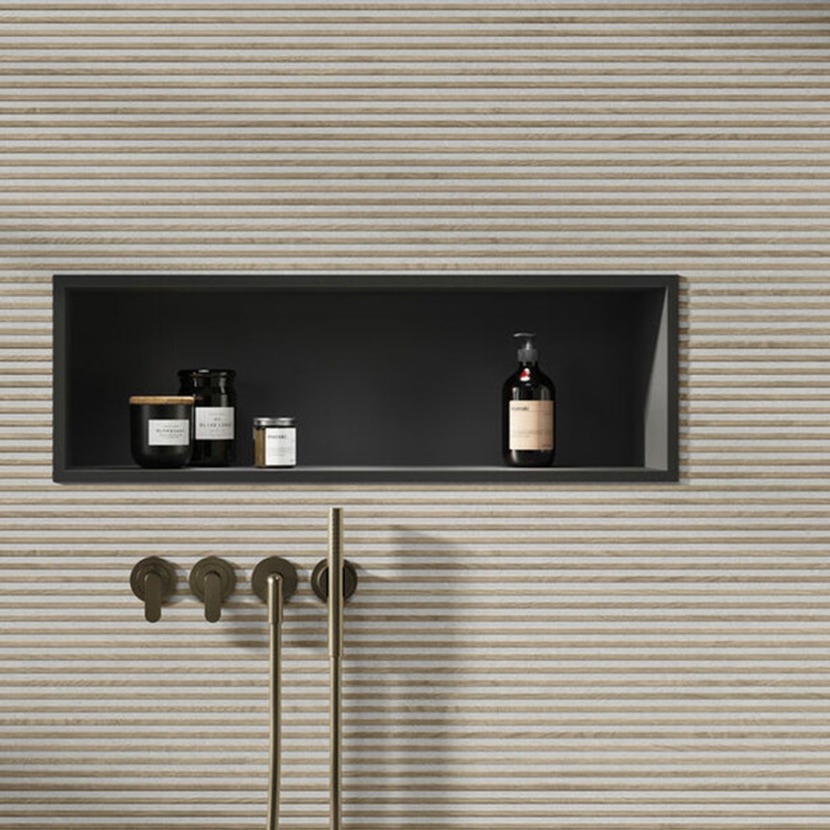 Baño con revestimiento Bari Slat Grey 60x120