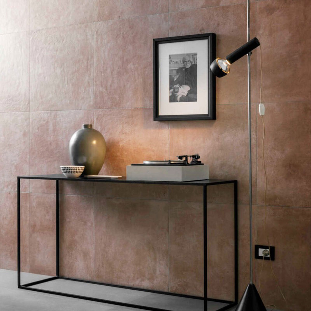 Interior con revestimiento Cotti D'Italia Rosato 60x60