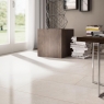Interior con pavimento Mystone Kashmir Bianco 30x120 (1,08m2)