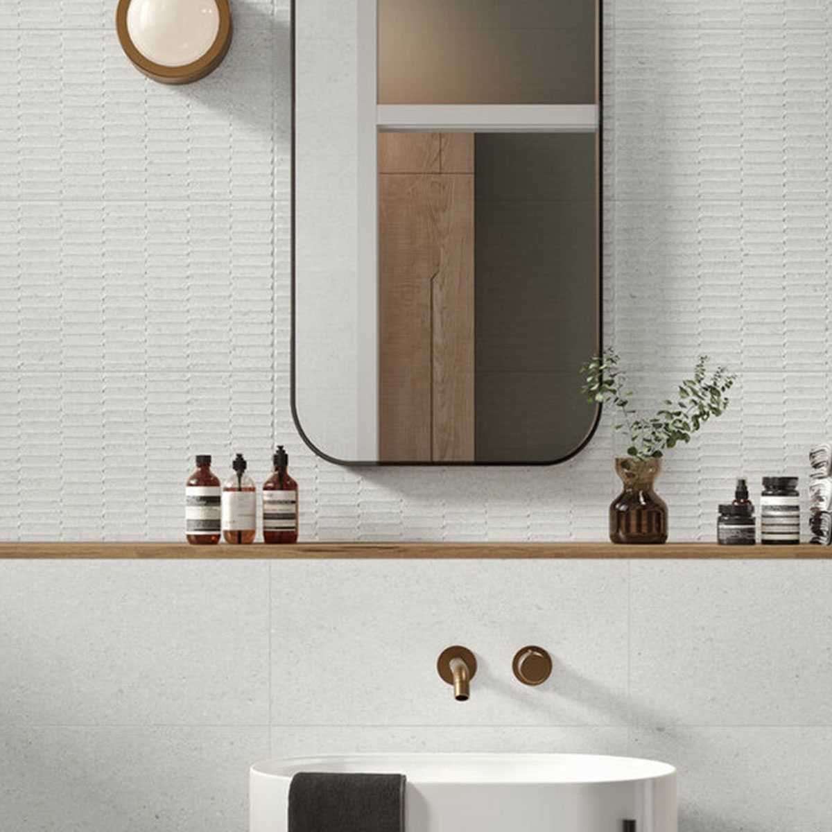 Baño con revestimiento Blunt Mosaic White 30x60
