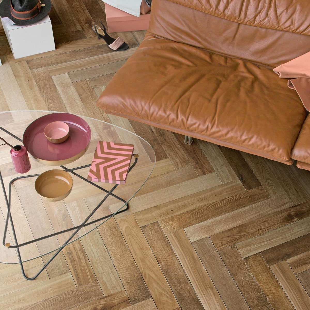 Ambiente con Pavimento Treverkfusion Brown 10x70 cm