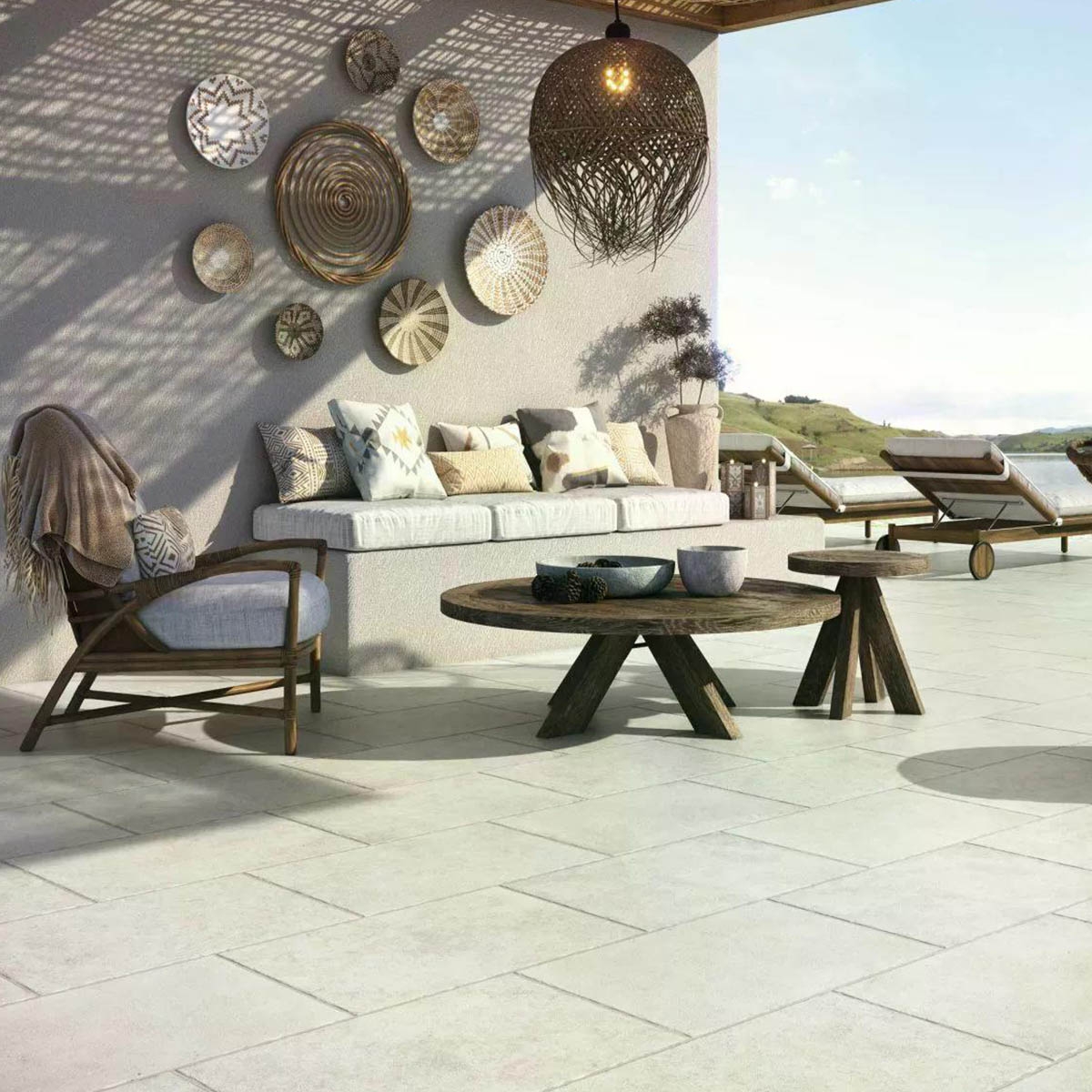 Terraço com pavimento de base branca Borgogna 44x66