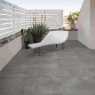 Exterior con pavimento Powder Strutturato Graphite Antideslizante 60x60