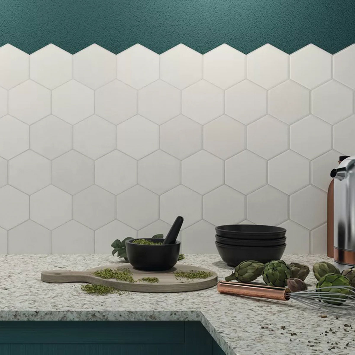 Cuisine avec revêtement blanc hexagonal 26,5x51