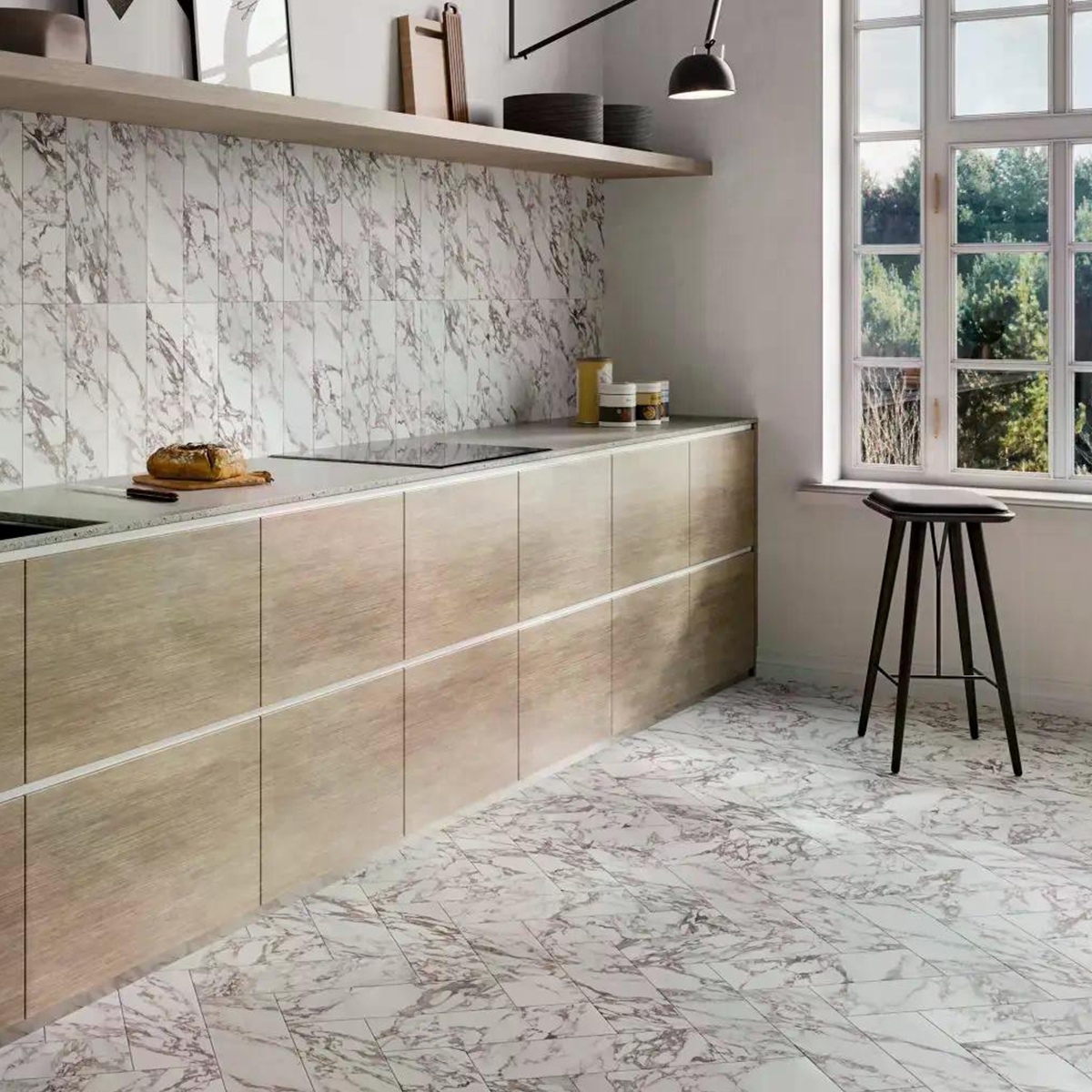 Cuisine avec revêtement et revêtement Calacatta Viola 15x45