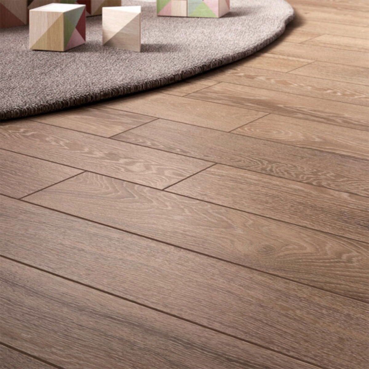 Interior con pavimento Treverkcharme Brown 10x70