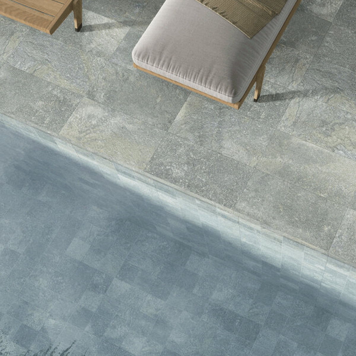 Außenansicht mit Nusa Pool Green rutschfestem Boden 30x60