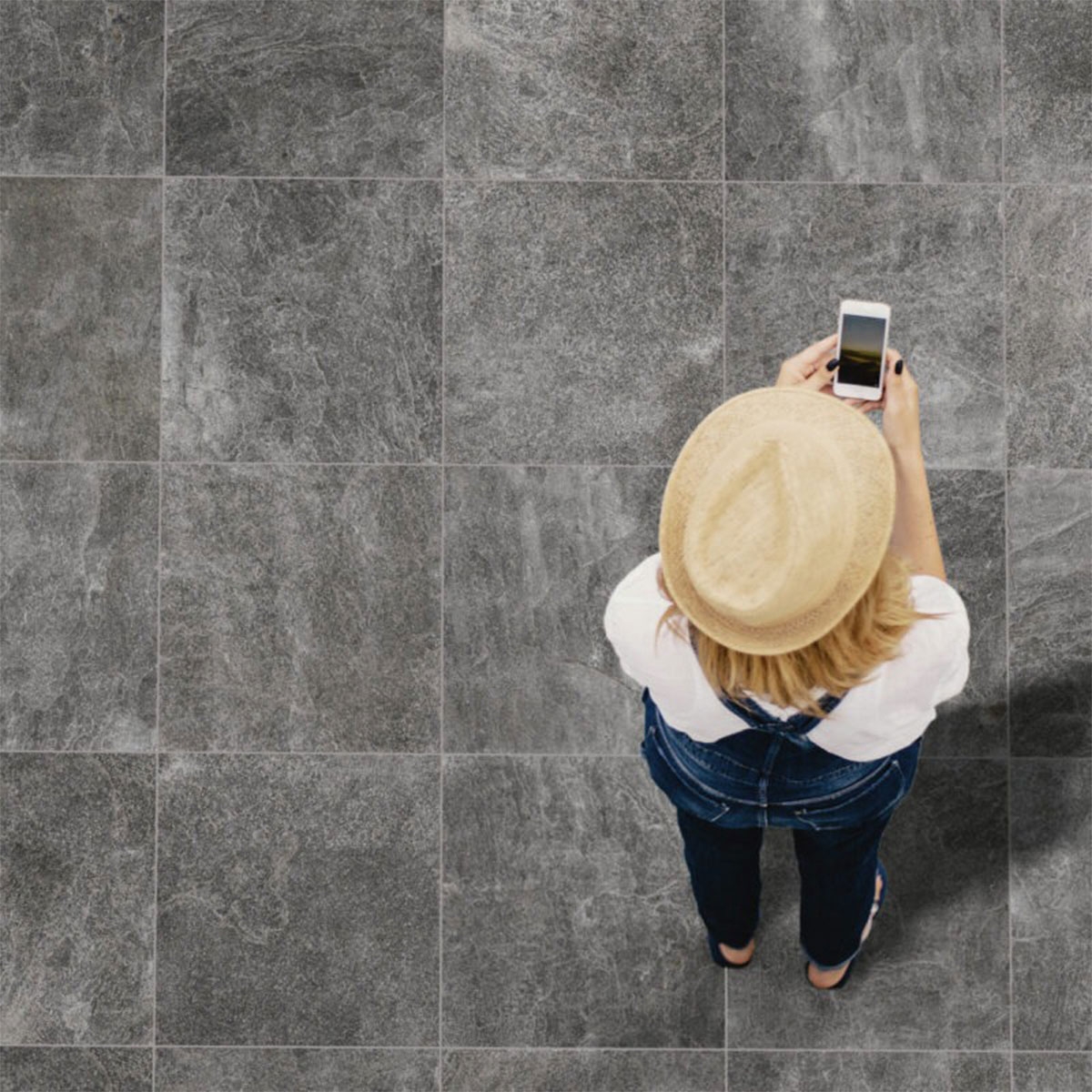 Rocking Strutturato Anthracite Non-slip stone imitation flooring 60x60