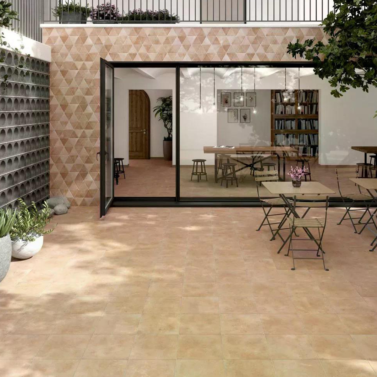 Patio con Revestimiento Triangle Parma Cotto Antideslizante 48.5x28