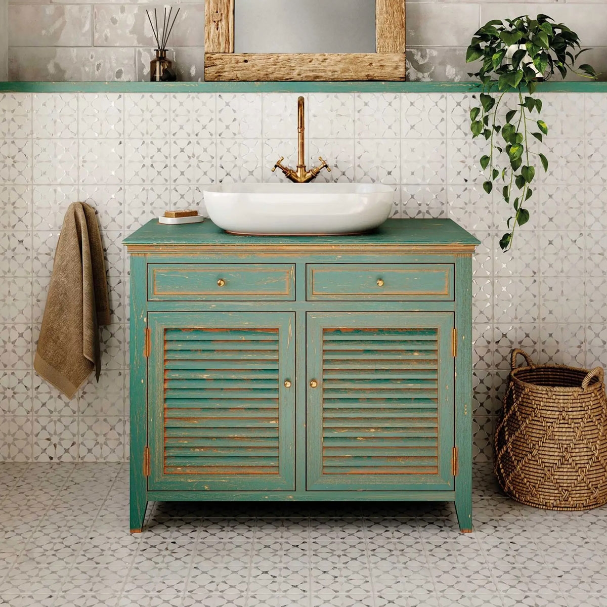 Bathroom with flooring and wall covering Nador 15x45 (Box 1.08m2)