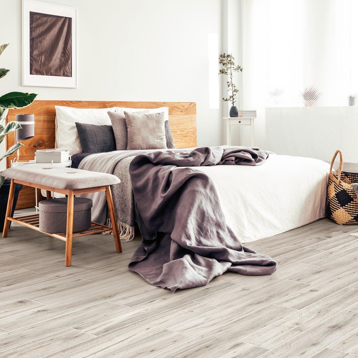 Dormitorio con Pavimento Treverkheart White 15x90 cm