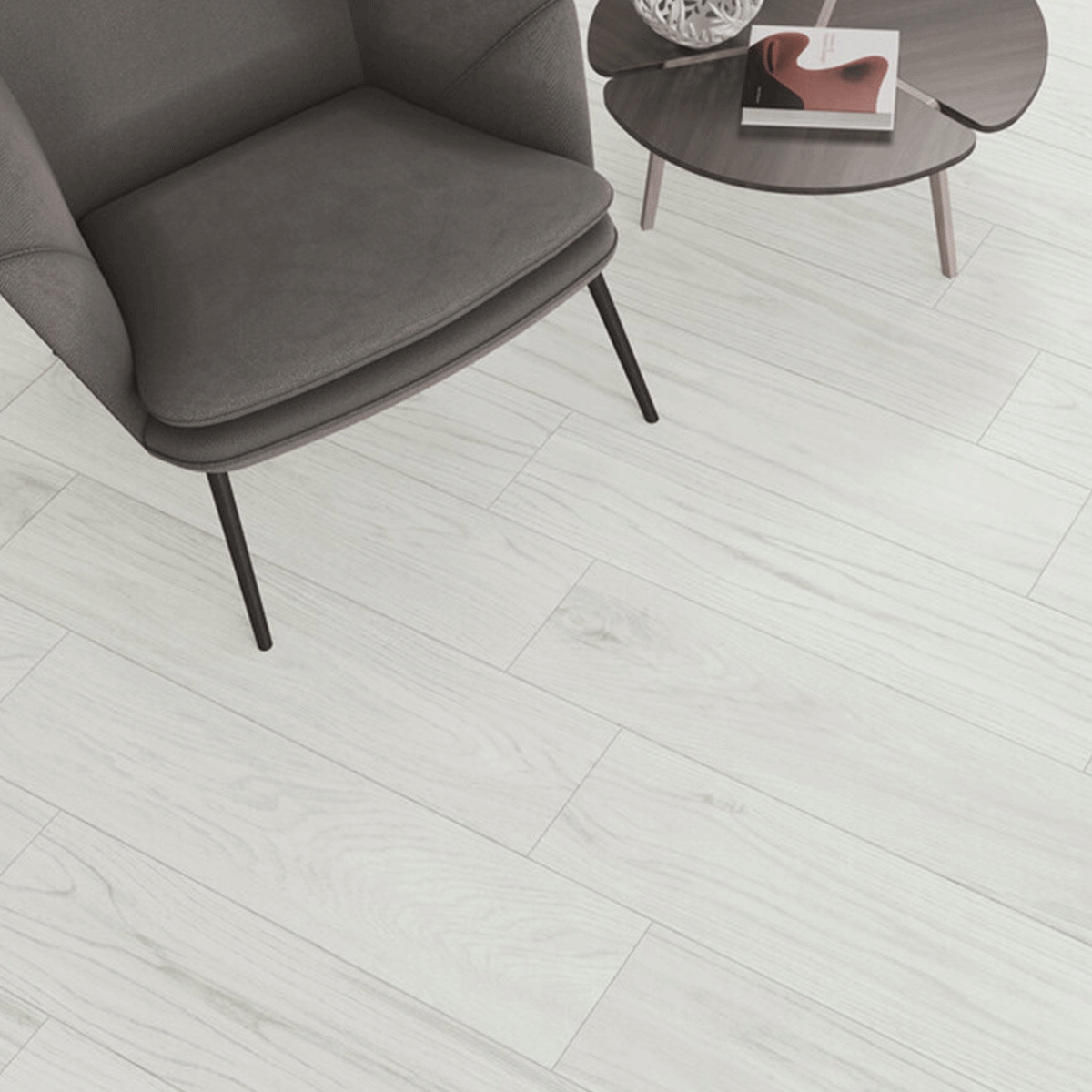 Innenraum mit Holzknochenboden 20x80