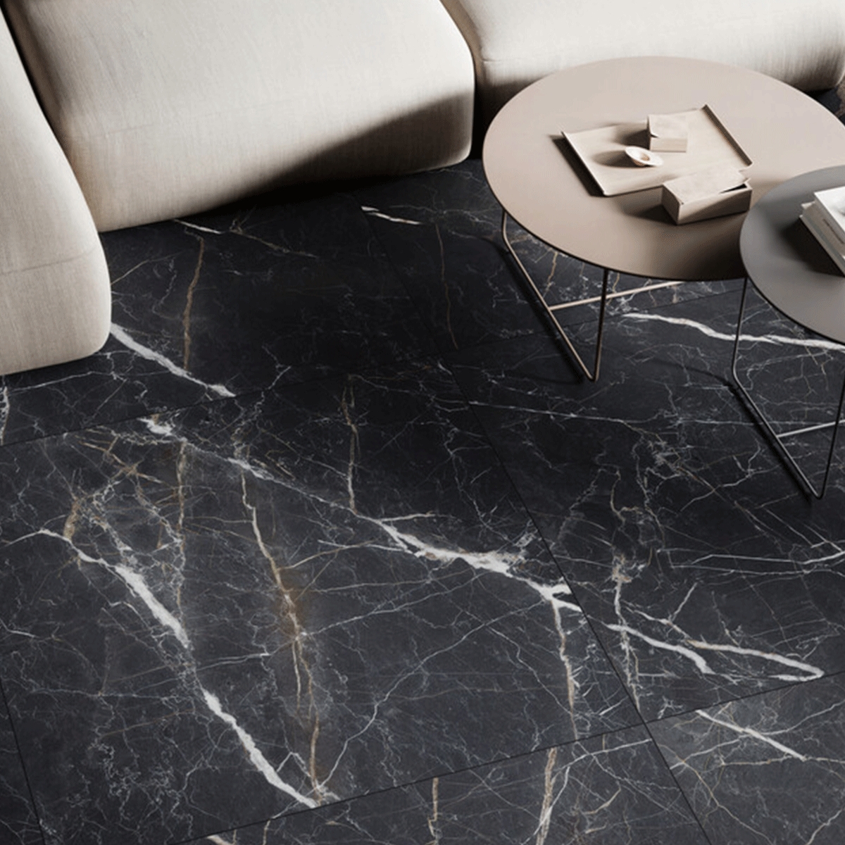 Intérieur avec Vanity Black Polished Floor 120x120