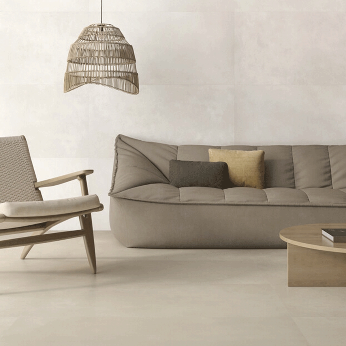 Interior con revestimiento Newclay White 60x120