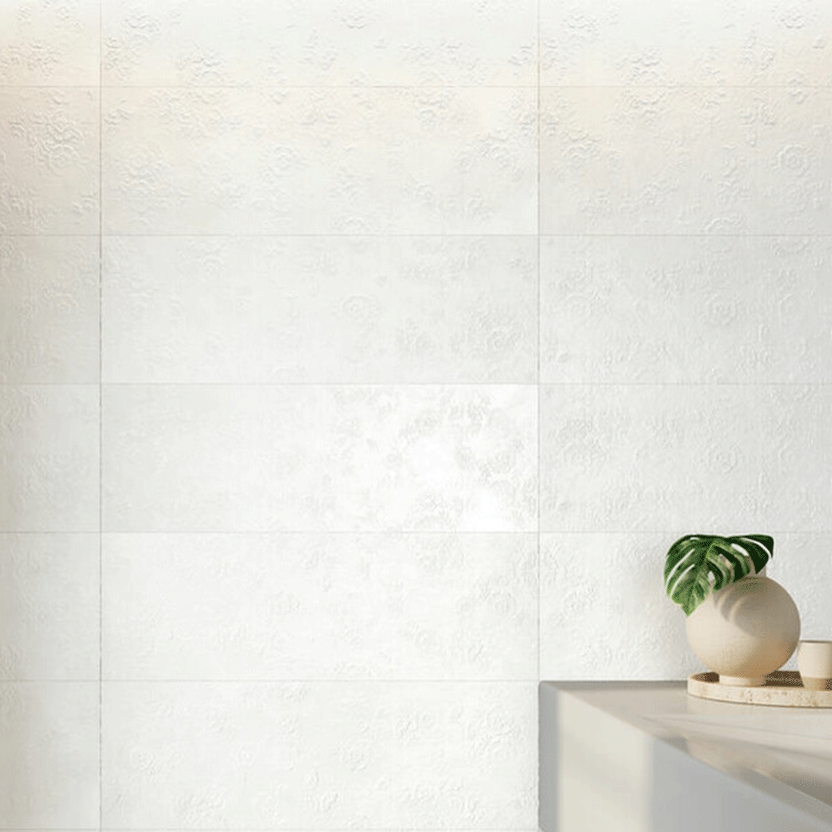 Interior con revestimiento Newclay Flower White 40x120