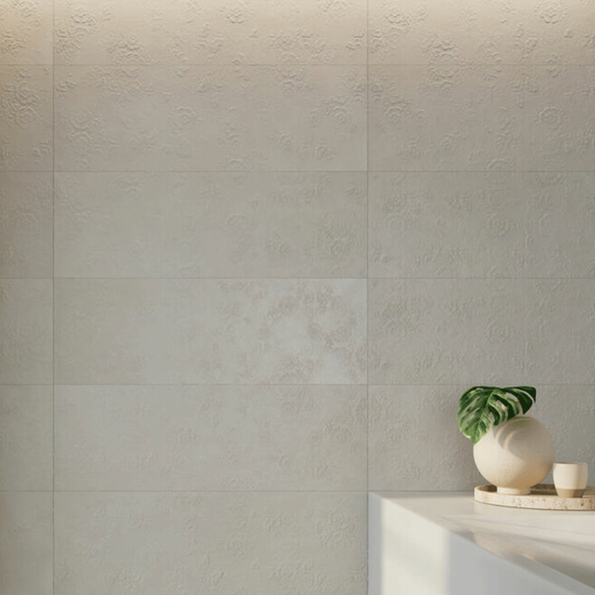 Interior con revestimiento Newclay Flower Grey 40x120