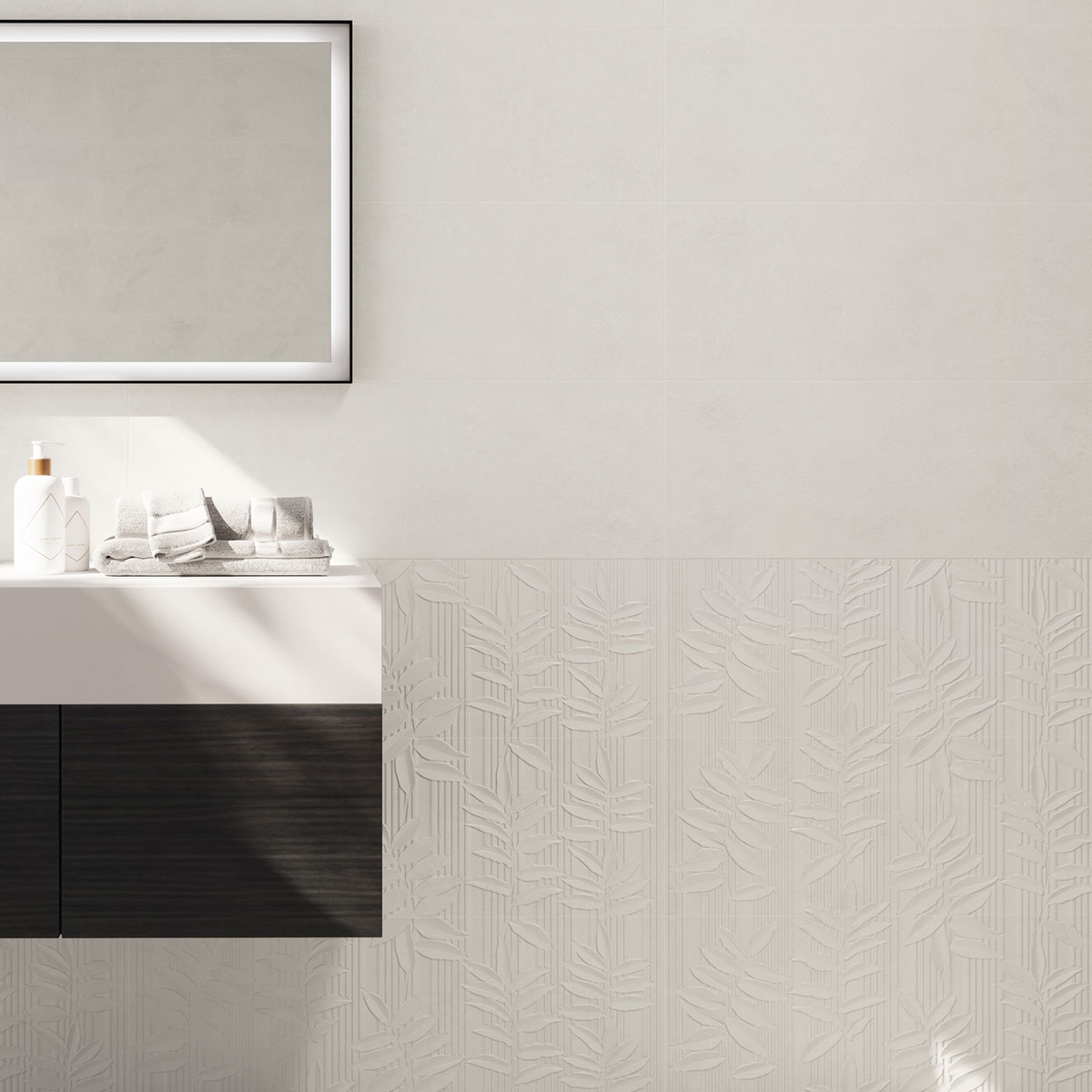 Bathroom with Arles Foret Pur 30x90 coating