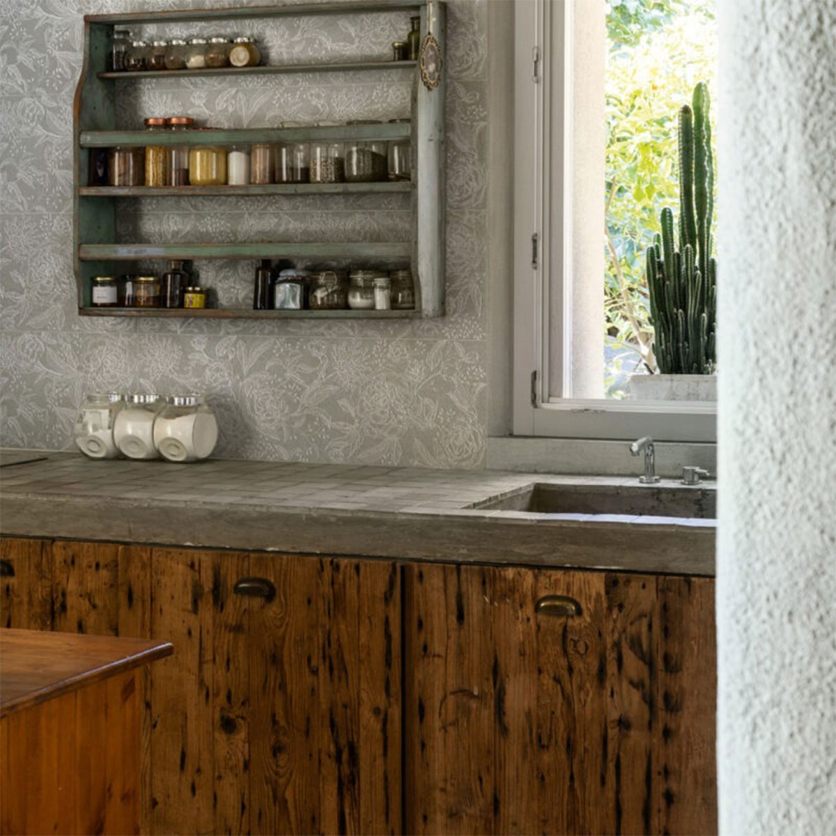 Intérieur avec revêtement Naturalia Decoro Incisione Grigio Touch 33x100