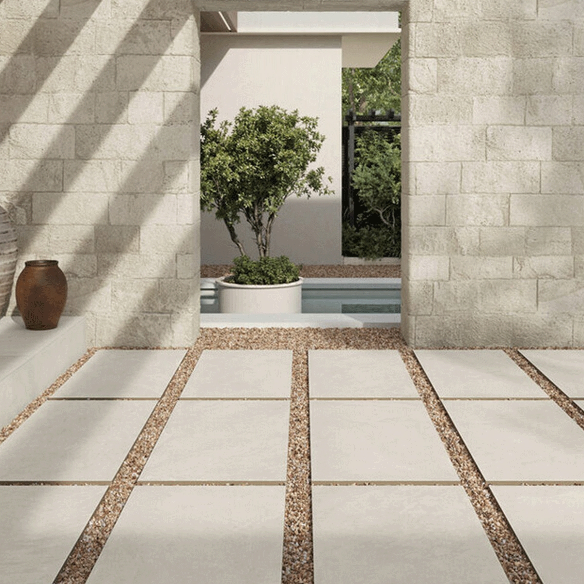 Exterior com pavimento antiderrapante Riven Extrem Ivory 60x120