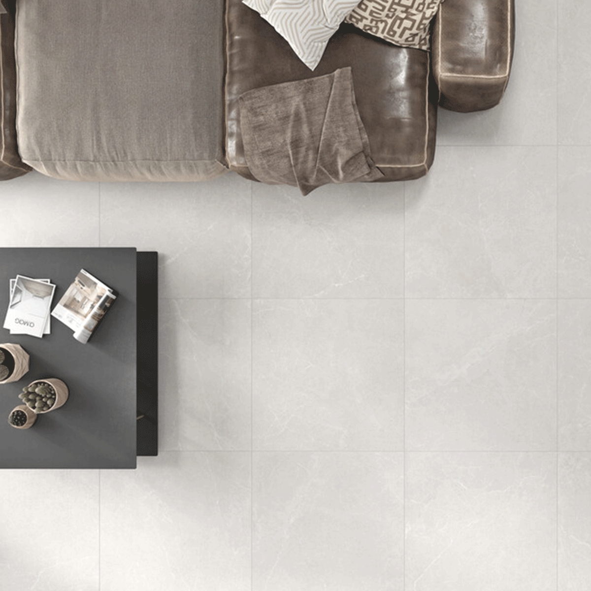 Interior con pavimento Storm White 90x90 (Caja 1.62m2)